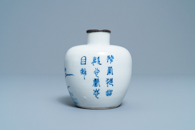 A Chinese blue and white Vietnamese market 'Bleu de Hue' vase, 19th C.