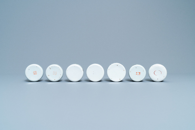 Une collection de 14 r&eacute;chauds en porcelaine de Chine qianjiang cai, 19/20&egrave;me