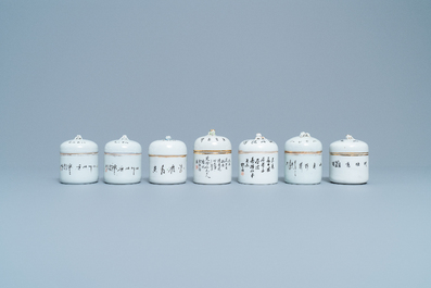 Une collection de 14 r&eacute;chauds en porcelaine de Chine qianjiang cai, 19/20&egrave;me