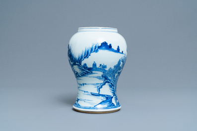 Een Chinese blauw-witte vaas met een landschap, Kangxi