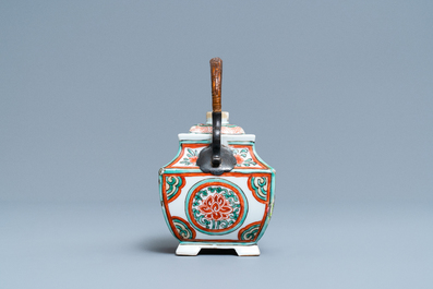 A Chinese famille verte teapot and cover, Kangxi