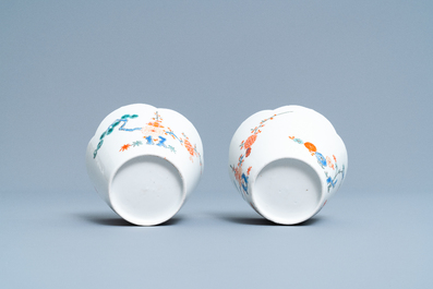 A pair of Japanese Kakiemon flower-shaped bowls, Edo, 18th C.