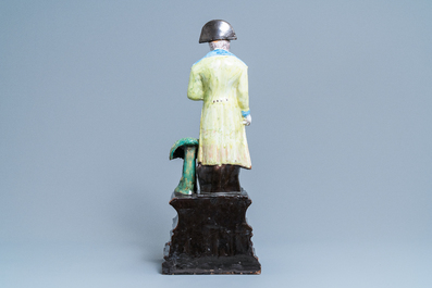 Une grande fontaine en fa&iuml;ence polychrome en forme de Napoleon, France, 19&egrave;me