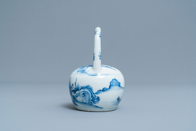 A Chinese blue and white lime pot for the Vietnamese market, Kangxi