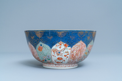 A Chinese verte-Imari powder blue-ground bowl, Kangxi
