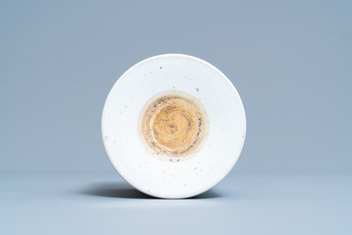 Un pot &agrave; pinceaux en porcelaine de Chine famille verte, Kangxi