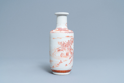 Un vase de forme rouleau en porcelaine de Chine &agrave; d&eacute;cor d'un paysage en rouge de fer, Kangxi