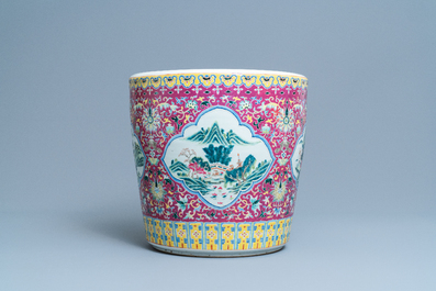 A Chinese famille rose jardini&egrave;re with landscape medallions, 19th C.