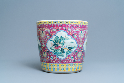 A Chinese famille rose jardini&egrave;re with landscape medallions, 19th C.