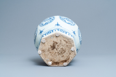 A Chinese blue and white 'cranes' vase, Jiajing