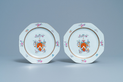 Une paire d'assiettes armori&eacute;es, une coupe en grisaille et une &agrave; d&eacute;cor de 'L'adieu du marin', Chine, Qianlong