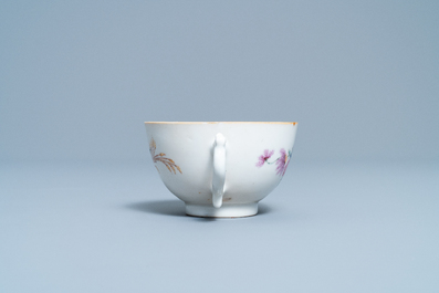 Une tasse et soucoupe en porcelaine de Chine famille rose pour le march&eacute; hollandais aux armes de Van Scholten et Wesele, Qianlong