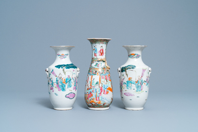 Cinq vases en porcelaine de Chine famille rose, 19&egrave;me