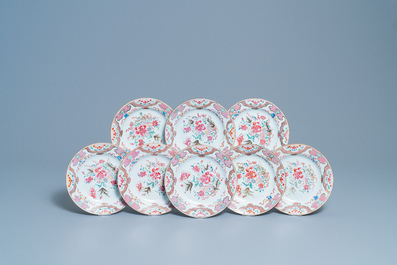 Huit assiettes en porcelaine de Chine famille rose, Qianlong