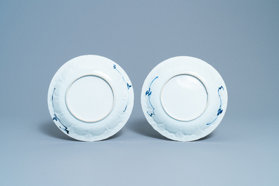Quatre plats en porcelaine de Chine en bleu et blanc, Kangxi/Yongzheng