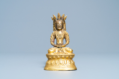 Une figure de Bouddha en bronze dor&eacute;, Sino-Tibet, 18&egrave;me