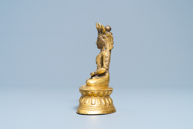 Une figure de Bouddha en bronze dor&eacute;, Sino-Tibet, 18&egrave;me