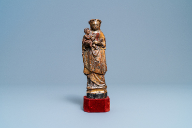 Une 'poup&eacute;e de Malines' en bois sculpt&eacute; et polychrom&eacute;, Malines, 16&egrave;me