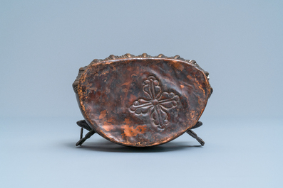 Une figure de Bouddha en bronze dor&eacute;, Sino-Tibet, 19&egrave;me