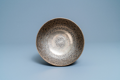 Un bol en argent dor&eacute; et repouss&eacute;, Tha&iuml;lande, 19/20&egrave;me