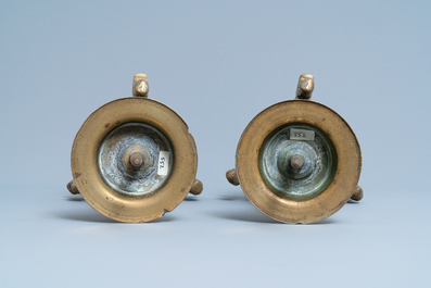 Une paire de bougeoirs en bronze, Flandres ou Pays-Bas, 16&egrave;me