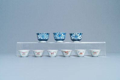 Une collection vari&eacute;e de tasses et soucoupes en porcelaine de Chine famille rose et en bleu et blanc, Qianlong et 19&egrave;me