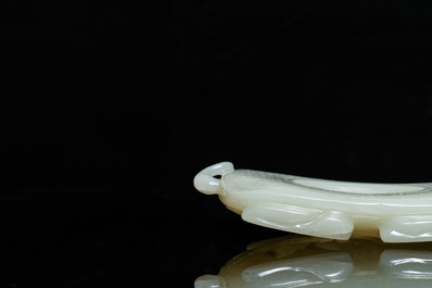 Een Chinese licht celadon jade penselenwasser in de vorm van een schildpad, 18/19e eeuw