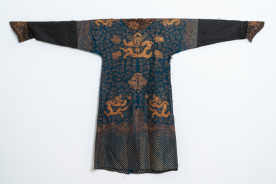 A Chinese gold-thread embroidered summer robe, 19th C.