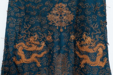 A Chinese gold-thread embroidered summer robe, 19th C.
