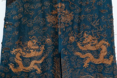 A Chinese gold-thread embroidered summer robe, 19th C.