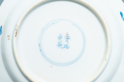 Six coupelles en porcelaine de Chine en bleu et blanc, Kangxi