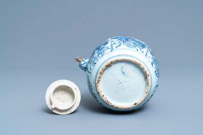 A Chinese blue and white wine ewer and cover, Wanli