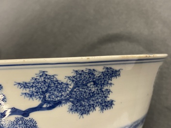 Un bol imp&eacute;rial en porcelaine de Chine en bleu et blanc &agrave; d&eacute;cor de la riziculture, marque et &eacute;poque de Kangxi
