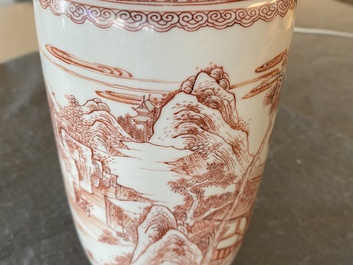 Un vase de forme rouleau en porcelaine de Chine &agrave; d&eacute;cor d'un paysage en rouge de fer, Kangxi