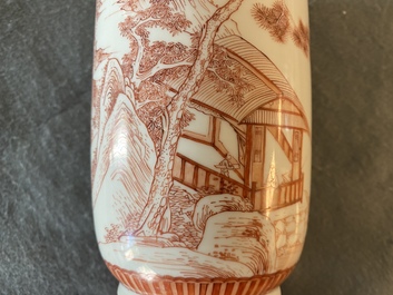 Un vase de forme rouleau en porcelaine de Chine &agrave; d&eacute;cor d'un paysage en rouge de fer, Kangxi
