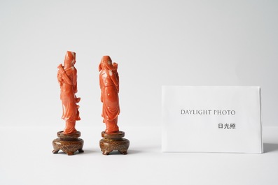 Deux figures d'immortels en corail rouge, Chine, 19/20&egrave;me