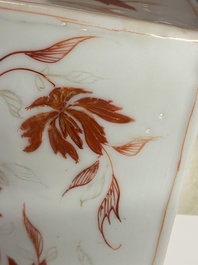 Une bo&icirc;te &agrave; th&eacute; en porcelaine de Chine famille verte aux armes d'Ataide pour le march&eacute; portugais, Kangxi