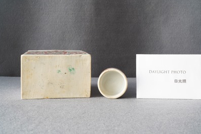 Une bo&icirc;te &agrave; th&eacute; en porcelaine de Chine famille verte aux armes d'Ataide pour le march&eacute; portugais, Kangxi