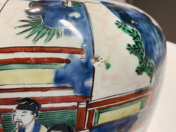 Un vase couvert en porcelaine de Chine wucai &agrave; d&eacute;cor d'immortels, Shunzhi