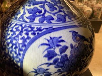A large Japanese blue and white Arita bottle vase, Edo, 17th C.