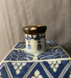 A square Japanese blue and white Arita flask, Edo, 17/18th C.