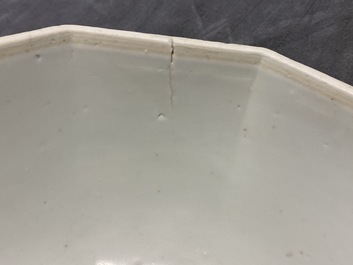 Une paire de bo&icirc;tes couvertes en porcelaine de Chine Bencharong pour le march&eacute; thai, 19&egrave;me