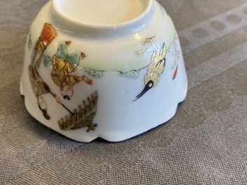 Een Chinese famille rose VOC-kop, een Pronk-kop en twee koppen en schotels, Yongzheng/Qianlong