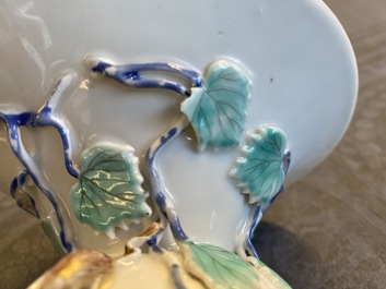 Un crachoir en porcelaine de Chine &agrave; d&eacute;cor en relief d'&eacute;cureuils, Yongzheng