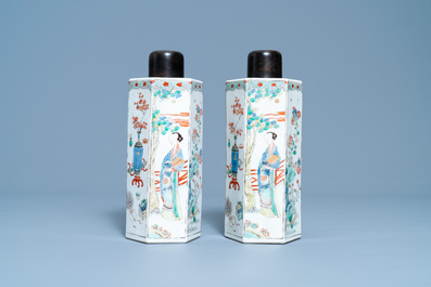 A pair of Chinese hexagonal famille verte tea caddies, Kangxi