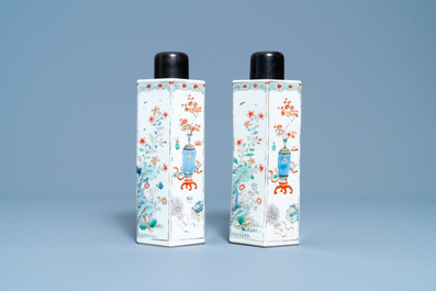 A pair of Chinese hexagonal famille verte tea caddies, Kangxi