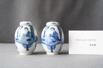 A pair of Chinese blue and white covered tea caddies, Kangxi