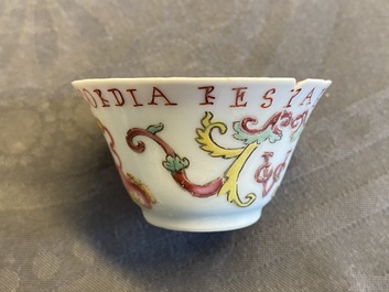 Een Chinese famille rose VOC-kop, een Pronk-kop en twee koppen en schotels, Yongzheng/Qianlong