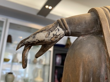 Une figure de Guanyin en bois peint, Chine, Ming