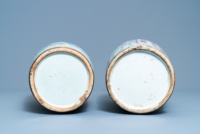 Deux vases en porcelaine de Chine famille rose, 19&egrave;me